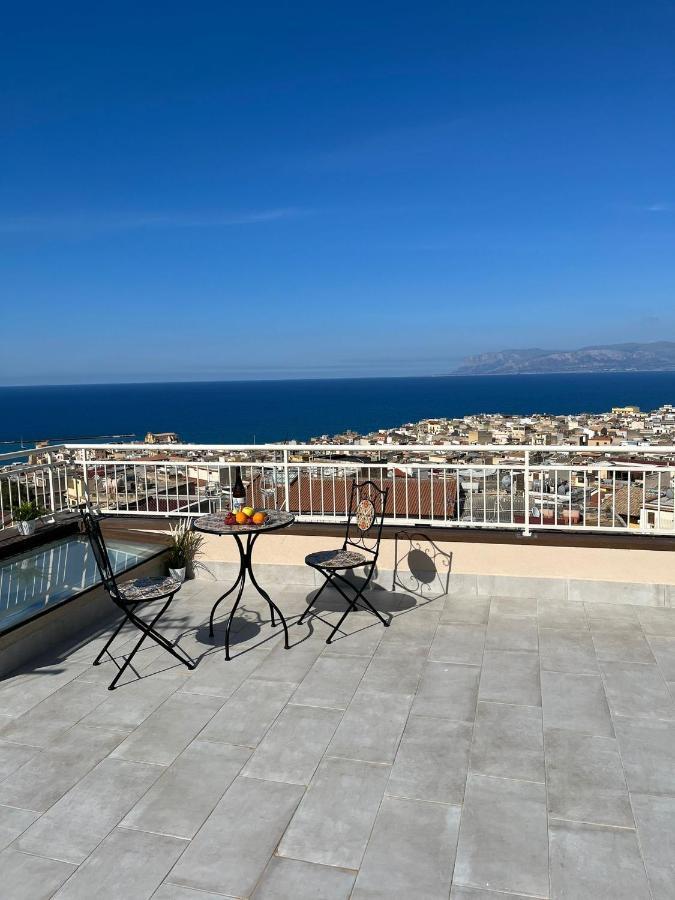 Апартаменты La Terrazza Sul Golfo Кастелламмаре-дель-Голфо Экстерьер фото